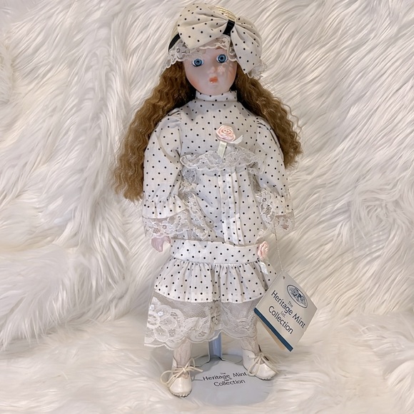 vintage doll porcelain with hat, polkadot, blue eyes heritage mint crimped hair - Picture 1 of 9